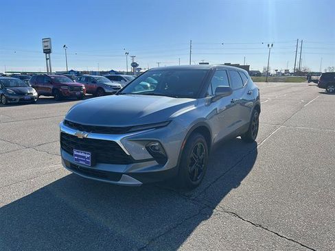 Used 2025 Chevrolet Blazer LT AWD/4WD image 6