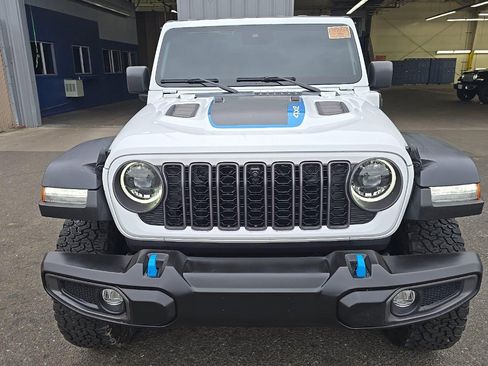 Used 2024 Jeep Wrangler Unlimited Rubicon 4xe w/ Technology Group AWD/4WD image 3