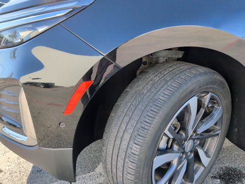 Used 2023 Chevrolet Equinox Premier image 12