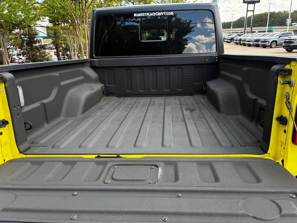Used 2023 Jeep Gladiator Sport AWD/4WD image 11