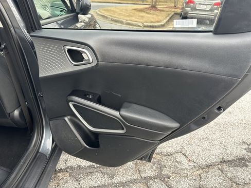 Used 2022 Kia Soul LX w/ Technology Package image 18