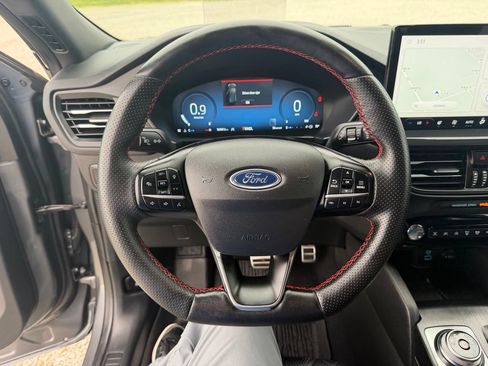 Used 2023 Ford Escape ST-Line Elite w/ Premium Technology Package AWD/4WD image 15