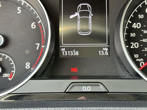 Used 2017 Volkswagen Golf SEL image 19