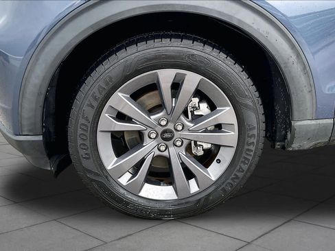 Used 2021 Ford Explorer XLT w/ Equipment Group 202A RWD image 10