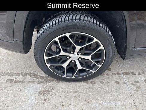 Used 2024 Jeep Grand Cherokee Summit image 9