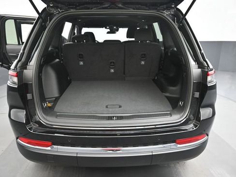 New 2026 Jeep Grand Cherokee Laredo w/ MOPAR Finishing Package image 19