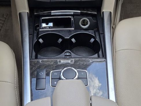 Used 2016 Mercedes-Benz E 350 4MATIC Sedan w/ Premium Package image 20