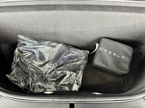 Used 2021 Tesla Model X Long Range image 43