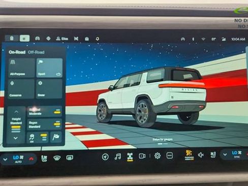Used 2025 Rivian R1S Premium AWD/4WD image 54