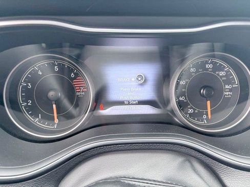 Used 2023 Jeep Cherokee Altitude Lux AWD/4WD image 10