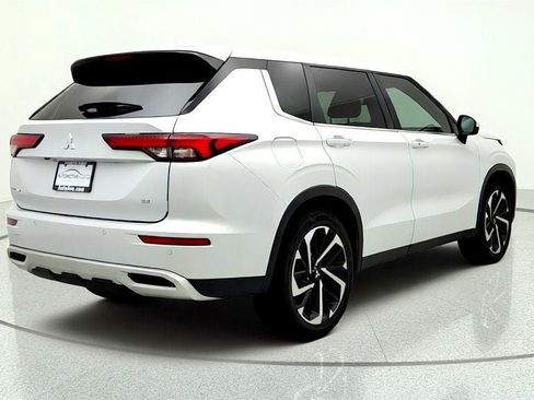 Used 2024 Mitsubishi Outlander SE Black Edition FWD image 5