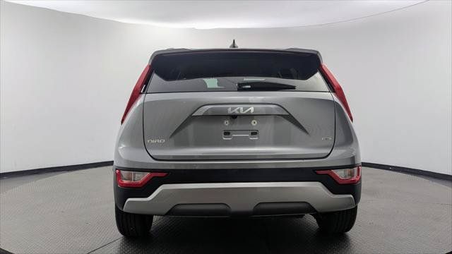 Used 2024 Kia Niro LX FWD image 7