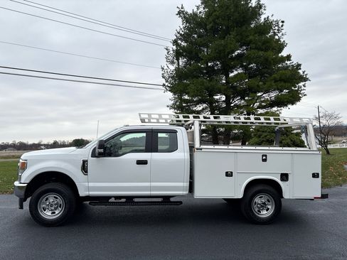 Used 2022 Ford F350 XL w/ Power Equipment Group image 2