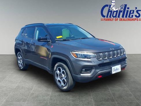 Used 2022 Jeep Compass Trailhawk w/ Trailhawk Elite Group AWD/4WD image 3