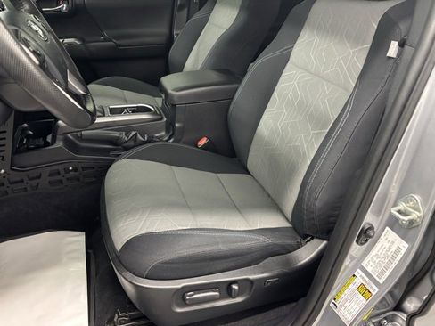 Used 2020 Toyota Tacoma TRD Off-Road image 13