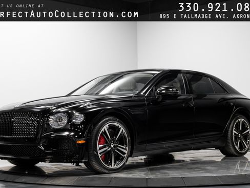 Used 2021 Bentley Flying Spur W12 image 1