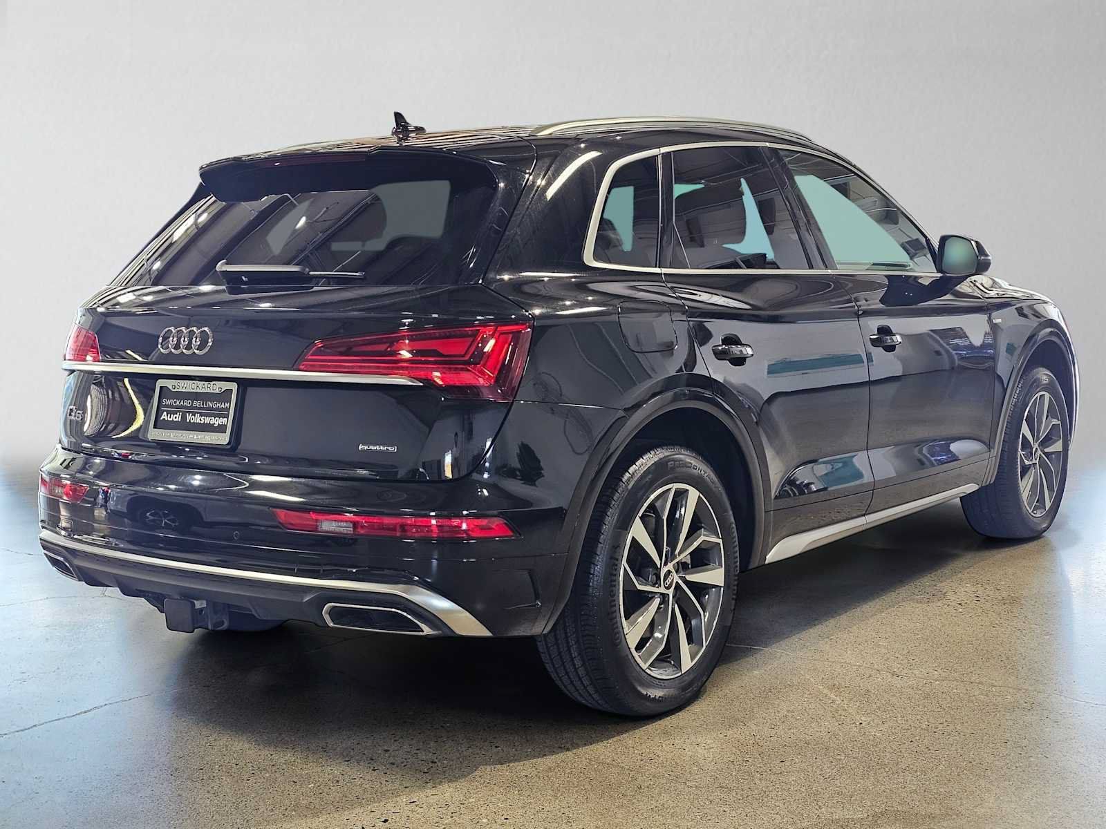 Used 2023 Audi Q5 2.0T Premium Plus w/ Premium Plus Package AWD/4WD image 3
