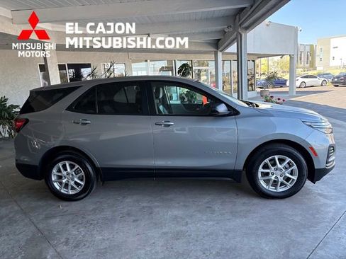 Used 2024 Chevrolet Equinox LS w/ LS Convenience Package image 2