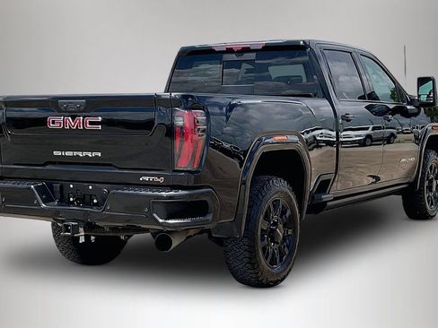 Used 2024 GMC Sierra 2500 AT4 w/ AT4 Premium Plus Package AWD/4WD image 5