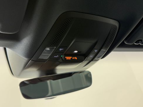 Used 2022 Porsche Taycan image 27