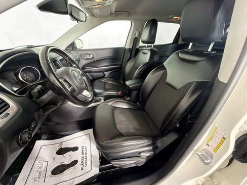 Used 2020 Jeep Compass Latitude w/ Cold Weather Group AWD/4WD image 19