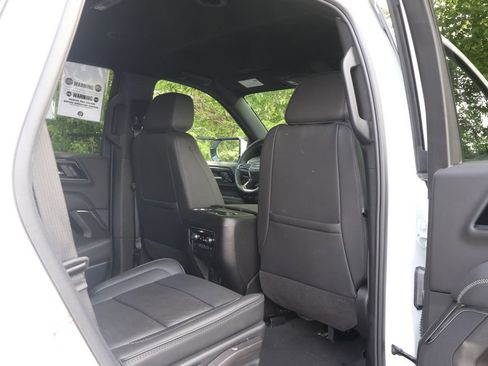 Used 2025 GMC Yukon Denali AWD/4WD image 47