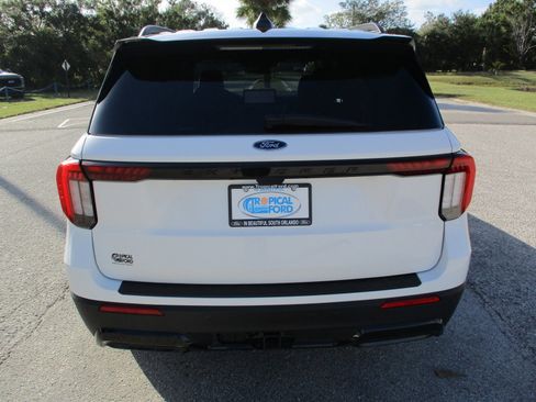 New 2025 Ford Explorer ST-Line w/ Premium Package RWD image 6