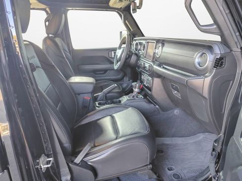 Used 2023 Jeep Gladiator Overland w/ Cold Weather Group image 24