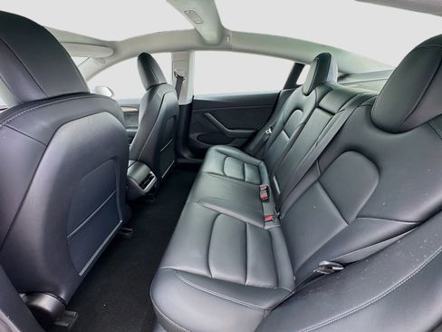 Used 2022 Tesla Model 3 Long Range AWD/4WD image 16