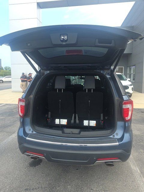 Used 2018 Ford Explorer XLT w/ Equipment Group 202A AWD/4WD image 39