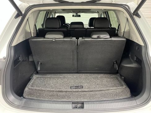 Used 2018 Volkswagen Tiguan SEL FWD image 27