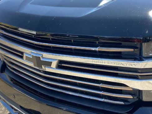 Used 2020 Chevrolet Silverado 1500 High Country w/ Technology Package AWD/4WD image 27