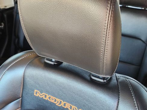 Used 2023 Jeep Gladiator Mojave w/ Cold Weather Group image 5