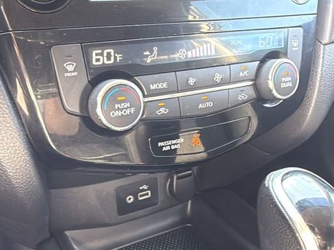 Used 2018 Nissan Rogue SV FWD image 28