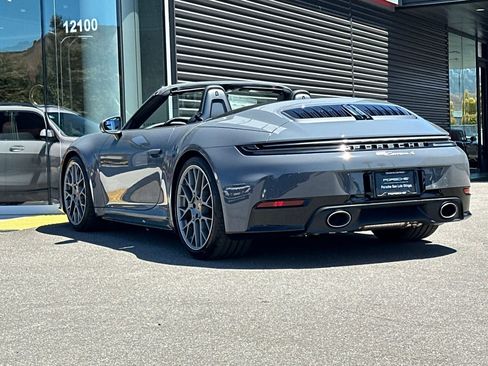 Used 2025 Porsche 911 Carrera S image 3