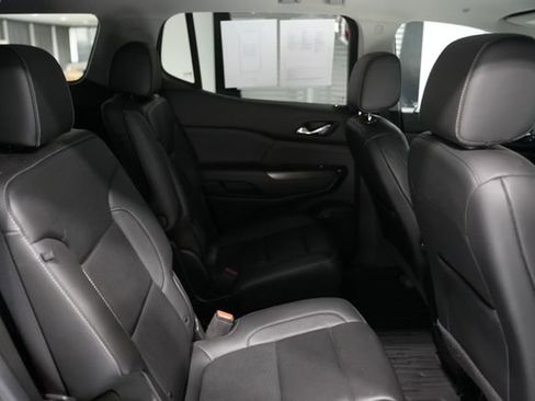 Used 2020 GMC Acadia SLT w/ Driver Alert Package II image 18