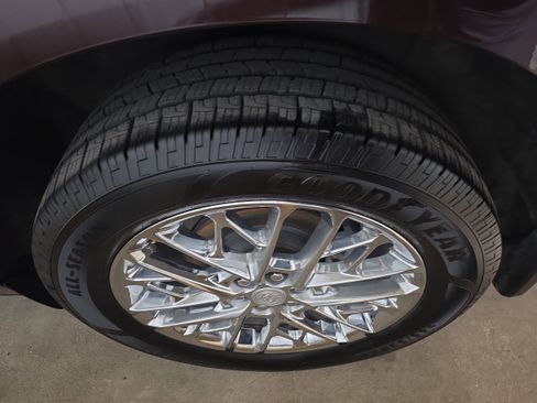 Used 2023 Buick Enclave Avenir w/ Avenir Technology Package image 10