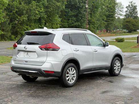 Used 2020 Nissan Rogue SV AWD/4WD image 4