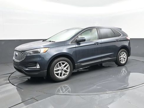 Used 2024 Ford Edge SEL w/ Convenience Package AWD/4WD image 2