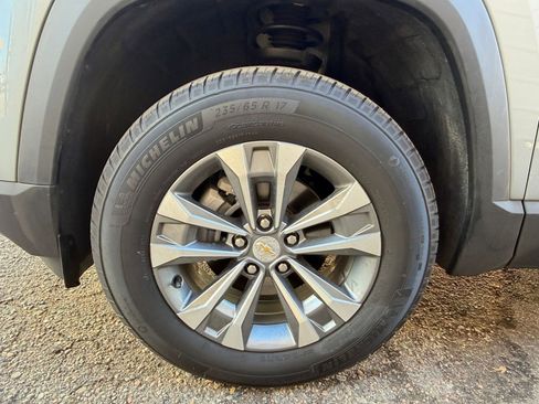 Used 2025 Chevrolet Equinox LT image 29