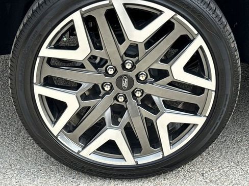 New 2026 Ford Expedition Max Platinum w/ Platinum Ultimate Package AWD/4WD image 9