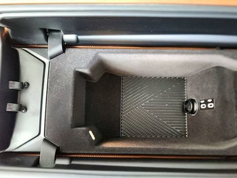 Used 2023 BMW i7 xDrive60 image 52