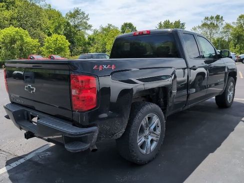 Used 2018 Chevrolet Silverado 1500 Custom w/ Custom Value Package AWD/4WD image 3