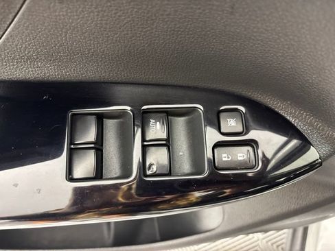 Used 2023 Mitsubishi Eclipse Cross LE AWD/4WD image 12