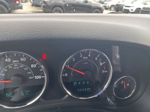 Used 2018 Jeep Wrangler Unlimited Sahara image 17