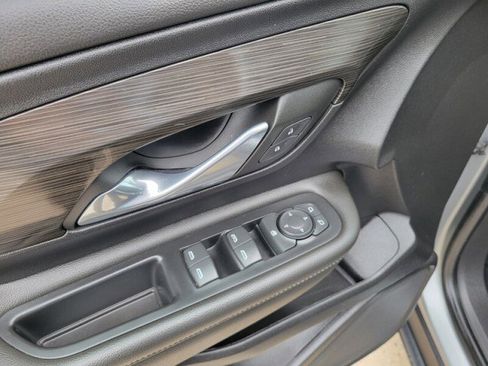 Used 2023 GMC Terrain SLE w/ Elevation Edition image 13