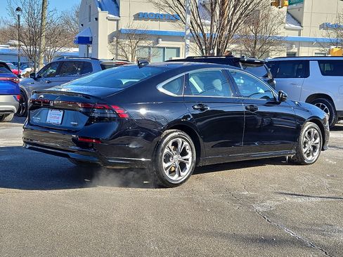 Used 2025 Honda Accord EX-L image 9