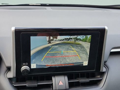 Used 2025 Toyota RAV4 XLE FWD image 25