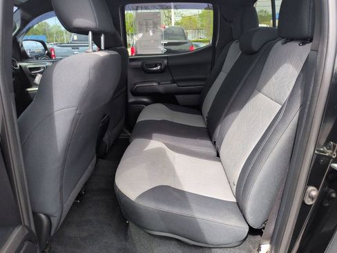 Used 2020 Toyota Tacoma TRD Off-Road image 25