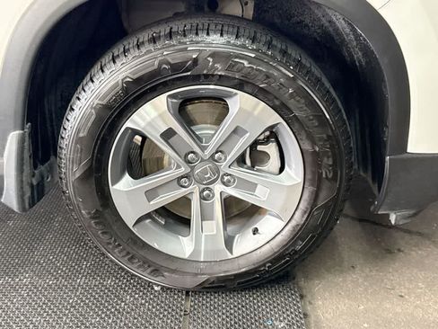 Used 2025 Honda Pilot EX-L image 11